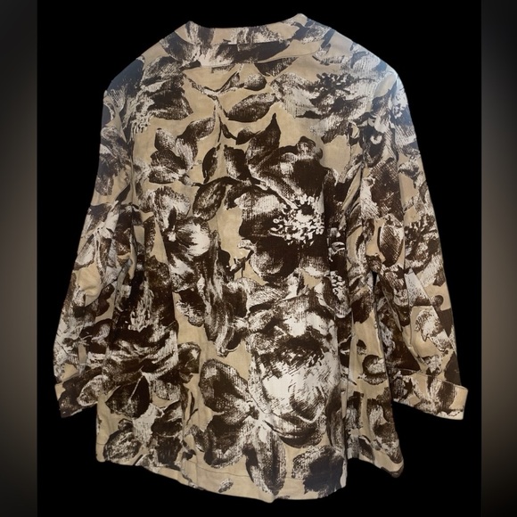 Coldwater Creek Blazer with buttons - Picture 2 of 7